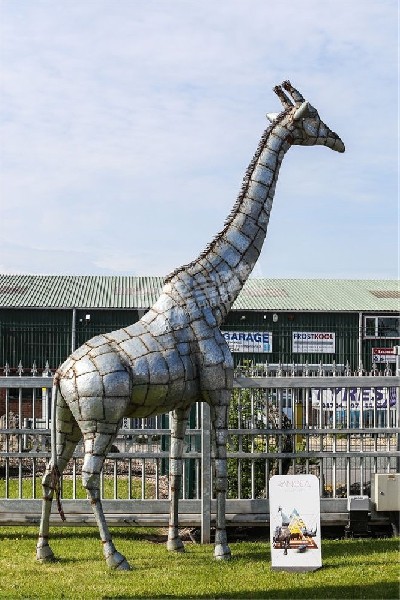 動物園標(biāo)志性建筑長頸鹿不銹鋼雕塑定制
